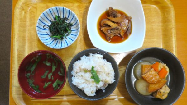 今日のお昼ご飯は🎣特別メニュー😋