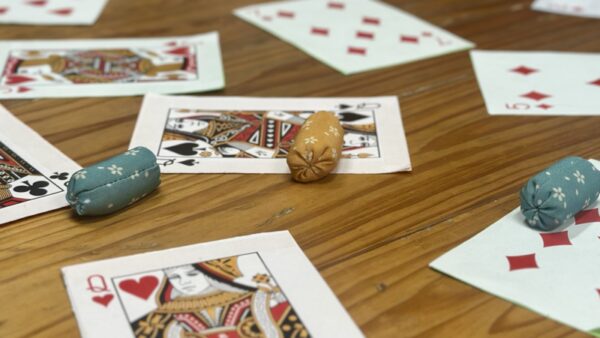 勝負の行方は足元に🃏