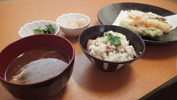 今日のお昼ご飯