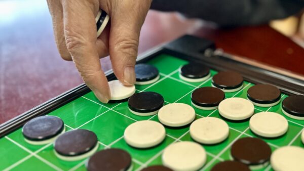 釜茹で確定？オセロ対決！